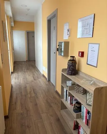 Airuno Rooms Konukevi