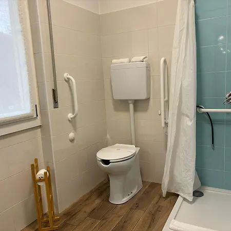 Airuno Rooms Konukevi