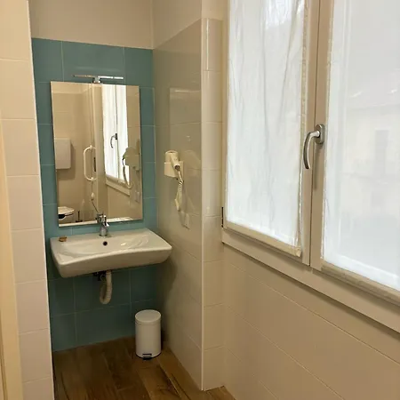 Airuno Rooms Guest house