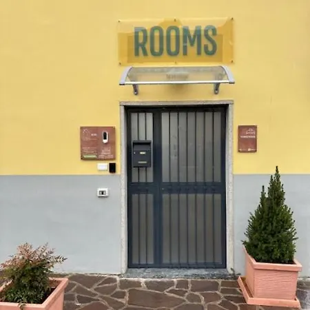 Guest house Airuno Rooms *