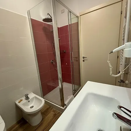 Airuno Rooms *