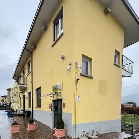 Airuno Rooms Guest house